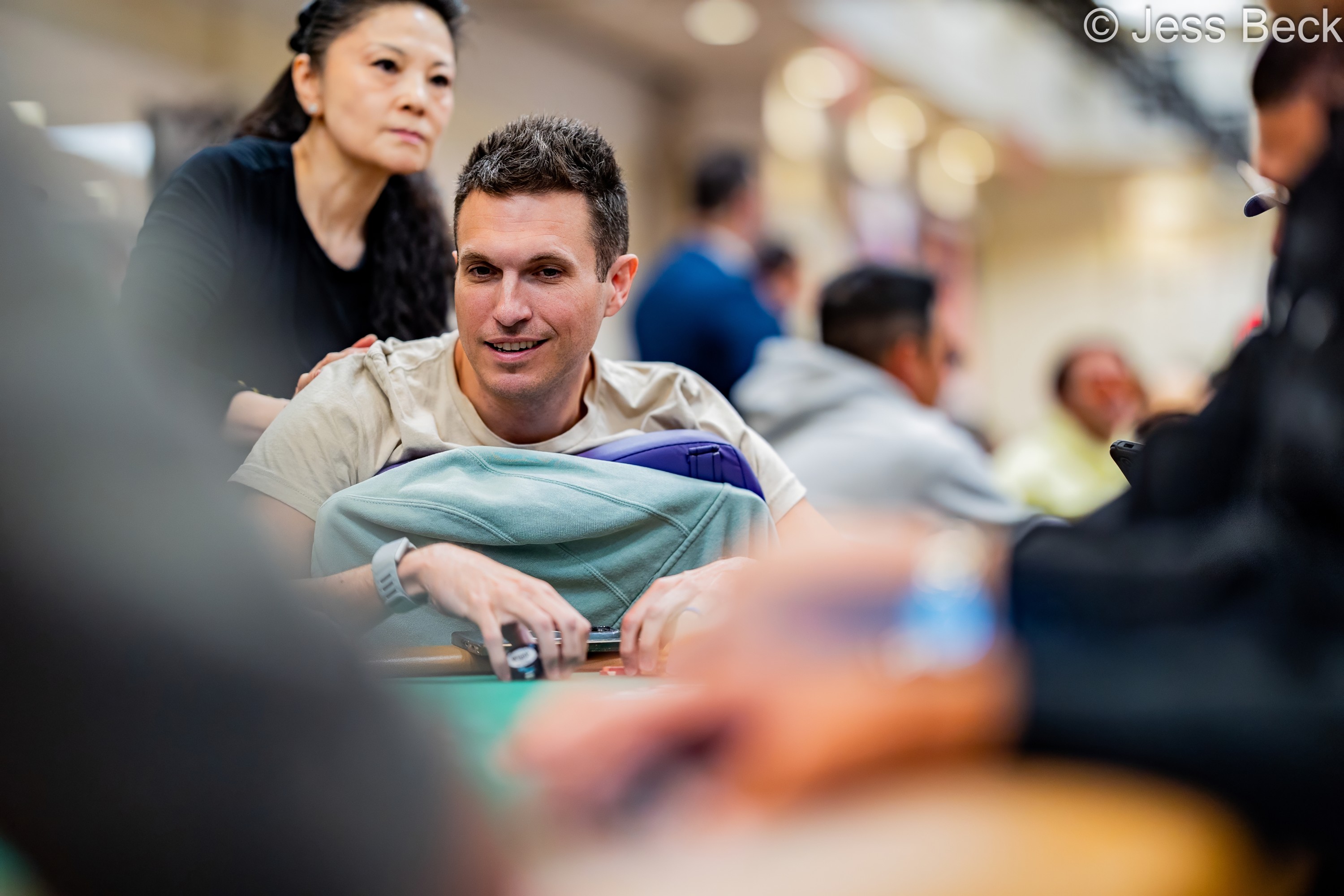 德州扑克传奇道格·波尔克的疯狂WSOP主赛事首日：一小时内经历生死轮回 - BG真人 - BG真人