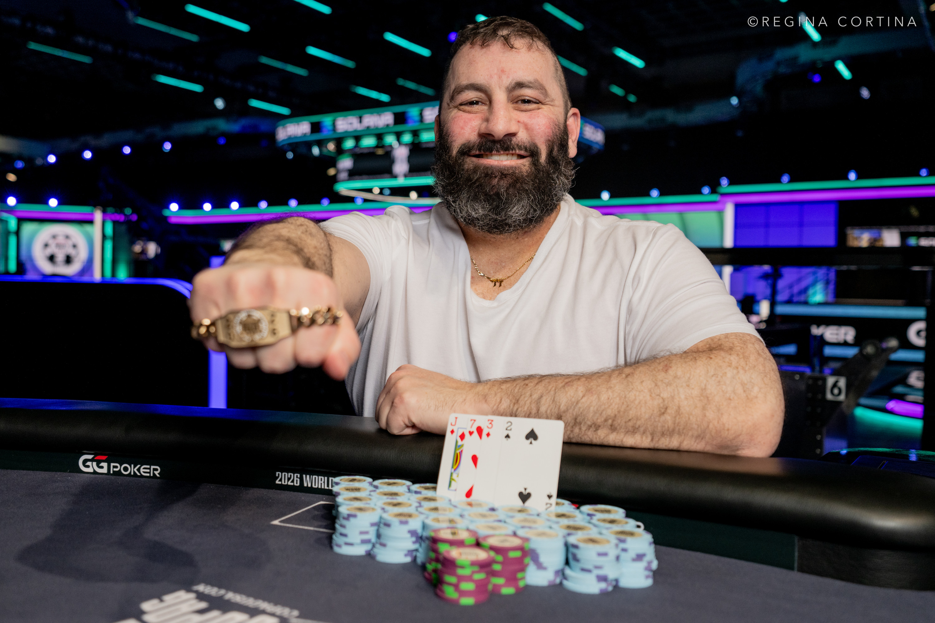 「双面牌桌」的疯狂：Justin Fawcett 如何在 WSOP 赢得唯一双底池锦标赛 - BG真人游戏 - BG真人